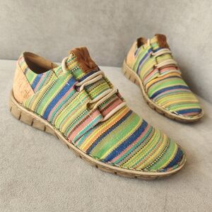 Tony Lama sneakers women's 7.5 green striped canvas Racey Serape casual vacation